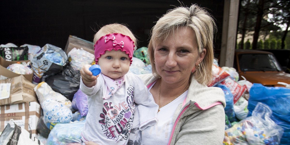 Natalka zbiera na protezę rączki