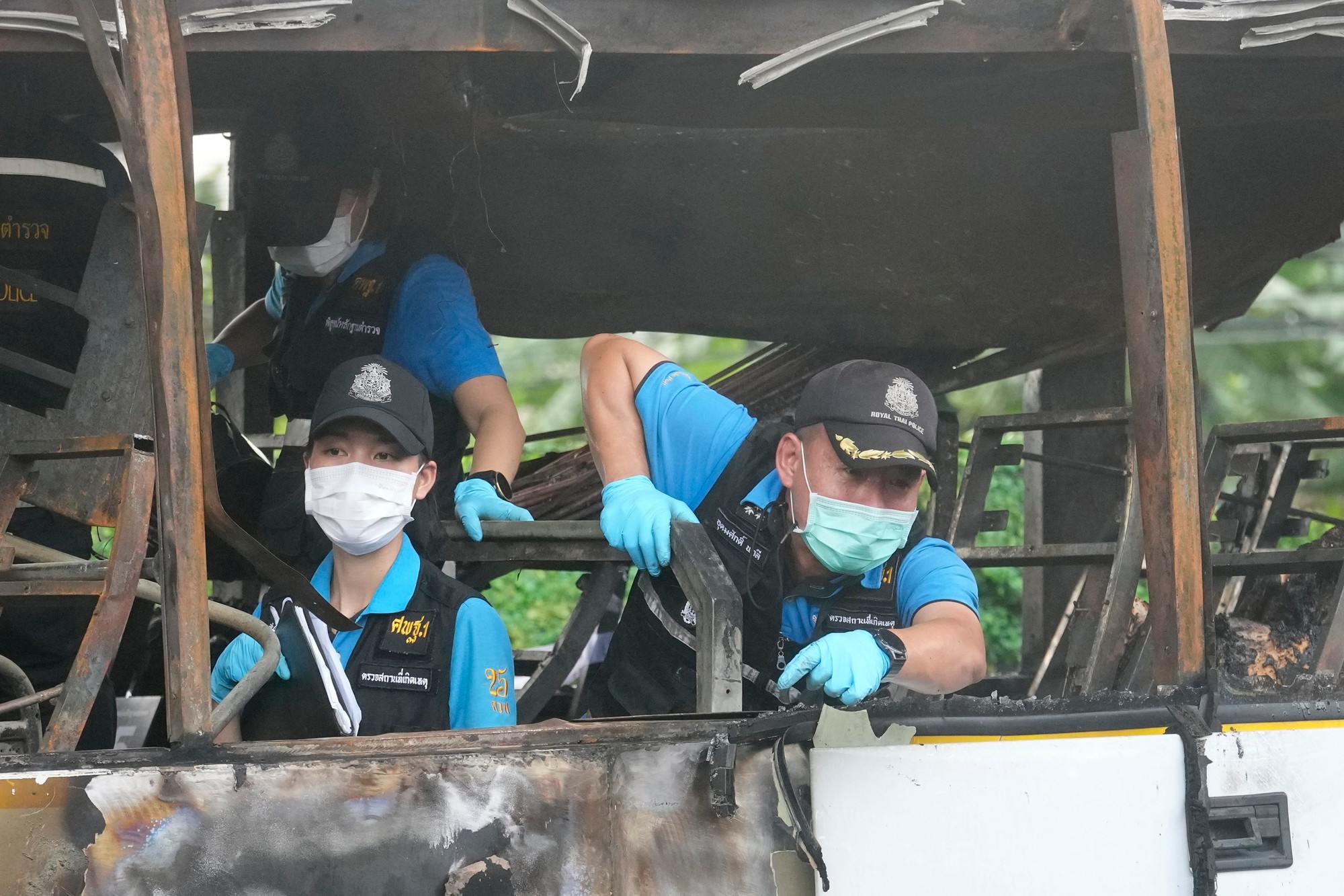 Na predmestí Bangkoku zhorel školský autobus.