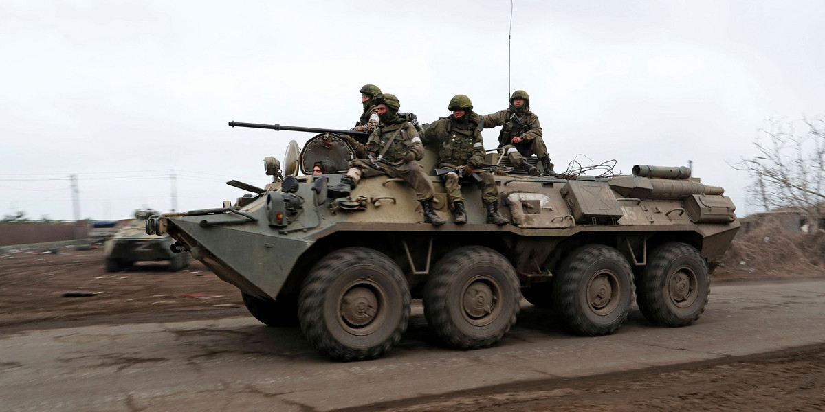 Rosyjscy żołnierze mają dostawać premie za zniszczone rosyjskie pojazdy wojskowe.