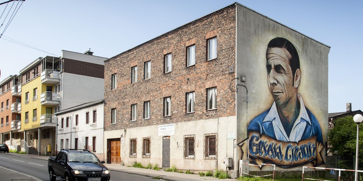 Chorzów. Mural z podobizną Gerarda Cieślika (†86l.) przy ul. Miarki 21 