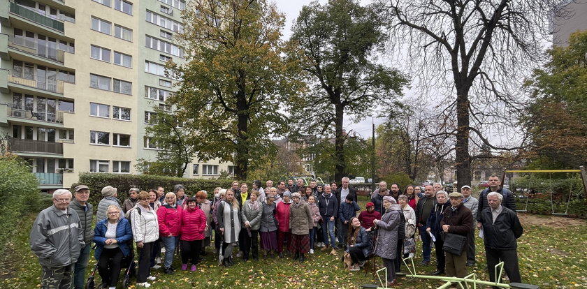 Mieszkańcy odkryli, że spółdzielnia za ich plecami dogadała się z deweloperem. Są wściekli i oburzeni tym, co ma powstać pod ich oknami [WIDEO]