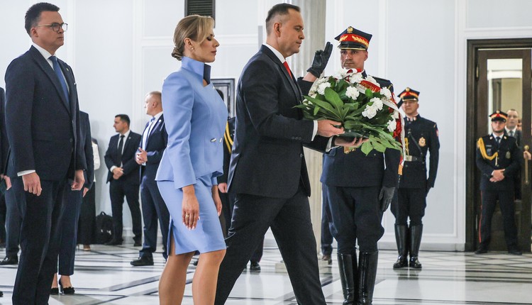 Tatuaże pary prezydenckiej. Pierwsza dama odsłoniła swój podczas zaprzysiężenia