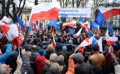 Nowoczesna, KOD, politycy PO... Manifestacja w obronie ładu konstytucyjnego. ZDJĘCIA