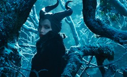 Angelina Jolie straszy po polsku – jest nowy zwiastun!