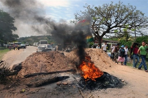 BOLIVIA-CRISIS-BLOCKAGE