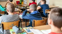 mniej nauki w szkole od 1 września. 45 tematów zamiast 127 z jednego p