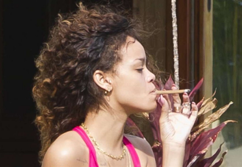 Co pali Rihanna? To nie papieros!