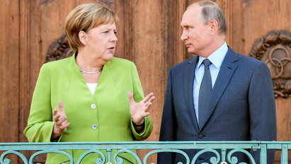 Mi történt? Telefonon egyeztetett Angela Merkel és Putyin