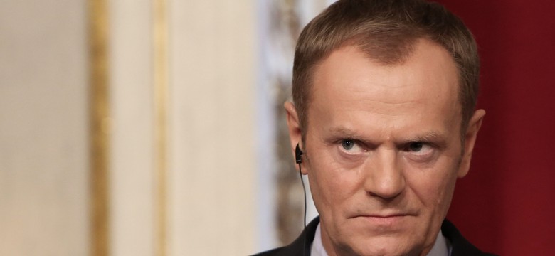 Tusk chroni Macierewicza przed posłami PO
