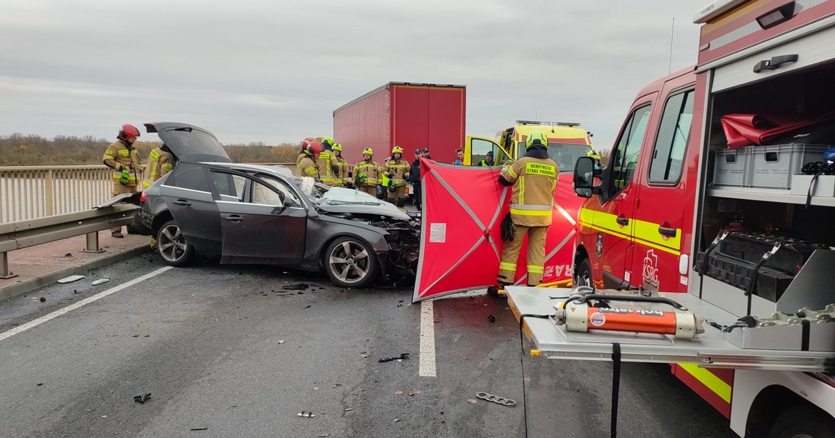 Tragedia na moście w Wyszogrodzie. Zginął młody kierowca