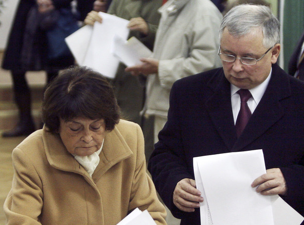 "Jarka już nie cieszy życie" - opowiada matka braci Kaczyńskich