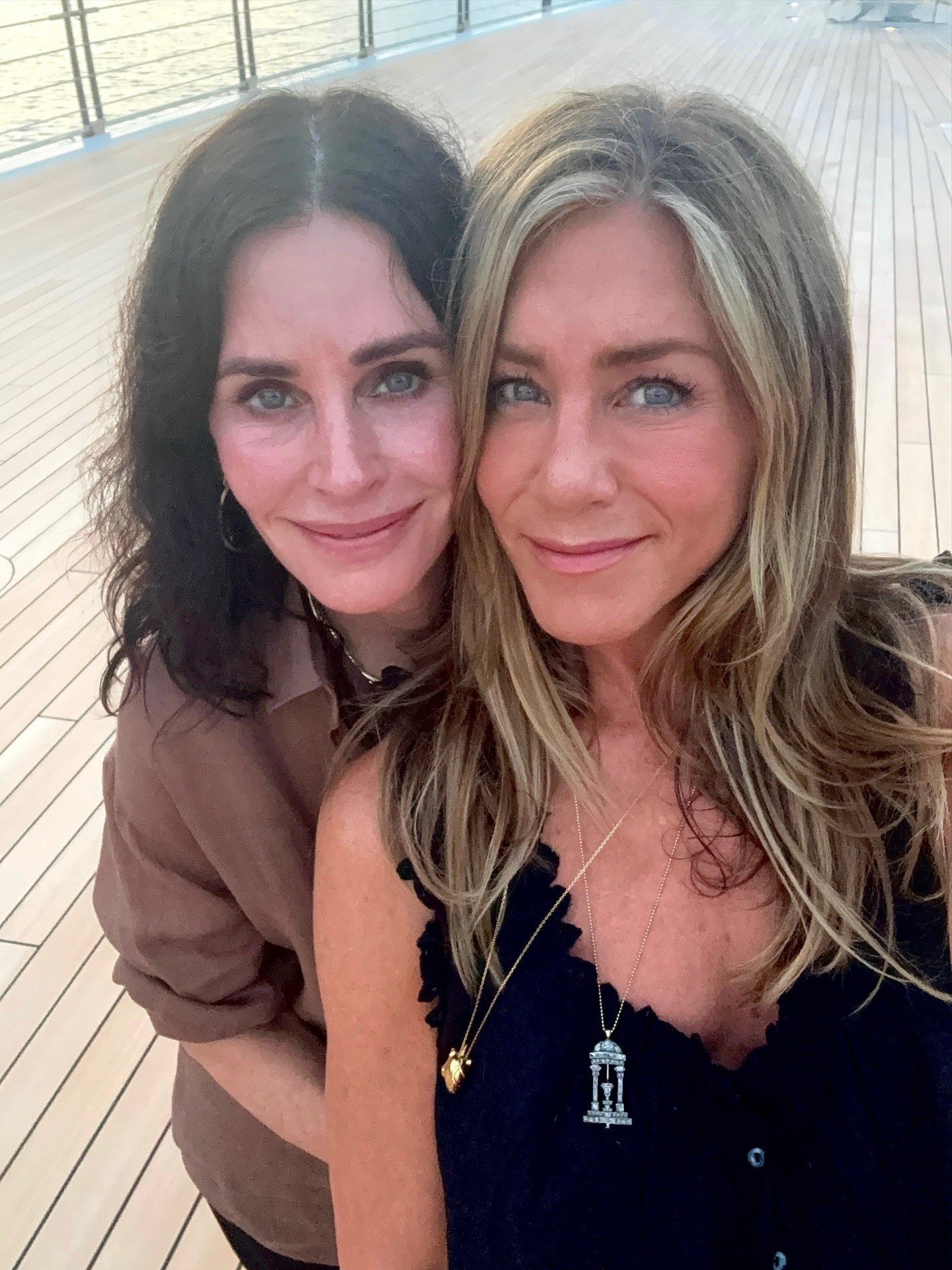 Herečky Jennifer Aniston a Courteney Cox. 