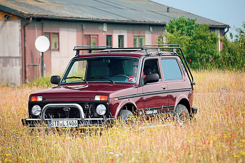 Dacia Duster kontra Łada Niva, Suzuki Jimny i Suzuki SX4: porównujemy najtańsze 4x4 na rynku