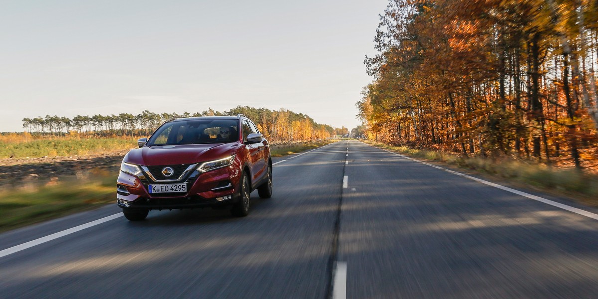 Nissan Qashqai z 2020 roku jest teraz dostępny ze sporymi rabatami. Poznaj aktualną ofertę i wybierz wersję samochodu, która odpowiada ci najbardziej