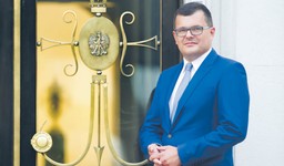 Biurowce zamienimy na mieszkania [WYWIAD]