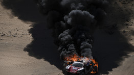 Hamar füst be ment a győzelmi esély: csúfos véget ért a Dakar a francia pilóta számára