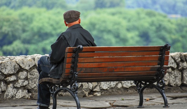 penzioner deka deda shutterstock 1243522081