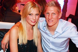 Sad SARA LIKUJE! Ovu lepoticu je Bastijan ostavio zbog Ane, posle devet godina braka - RAZVOD?!