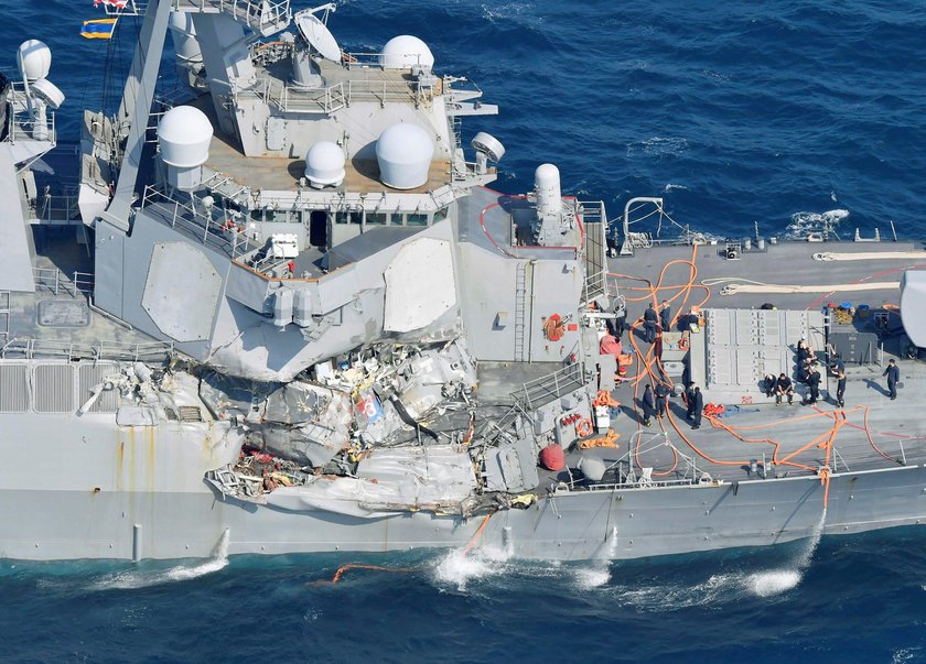 Amerykański niszczyciel USS Fitzgerald zderzył się z należącym do Filipin statkiem handlowym