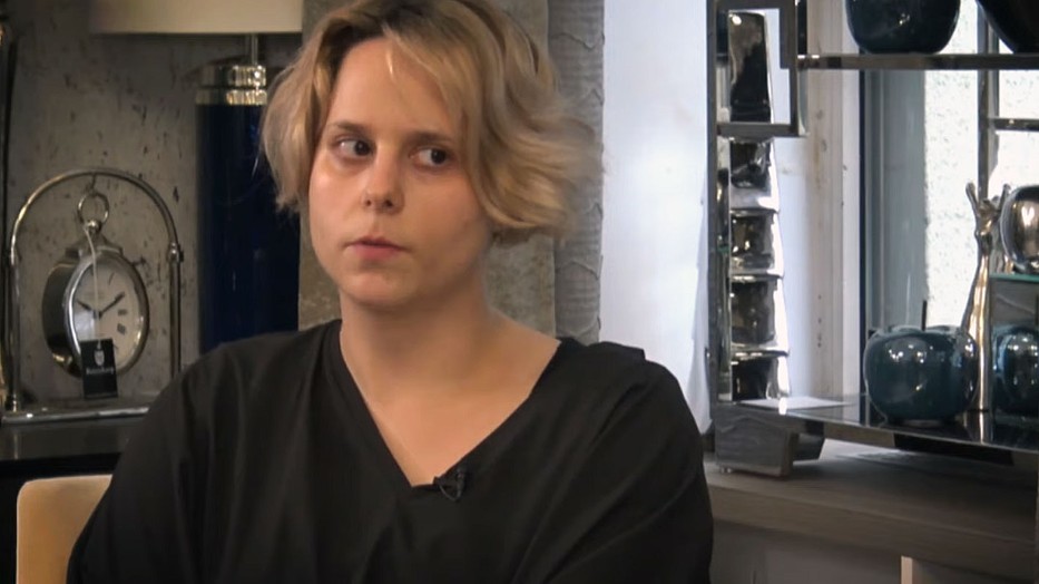 Tarjan Zsofi Vallomasa Maganelet Parkereses Csalad Es Honeybeast Kiskegyed