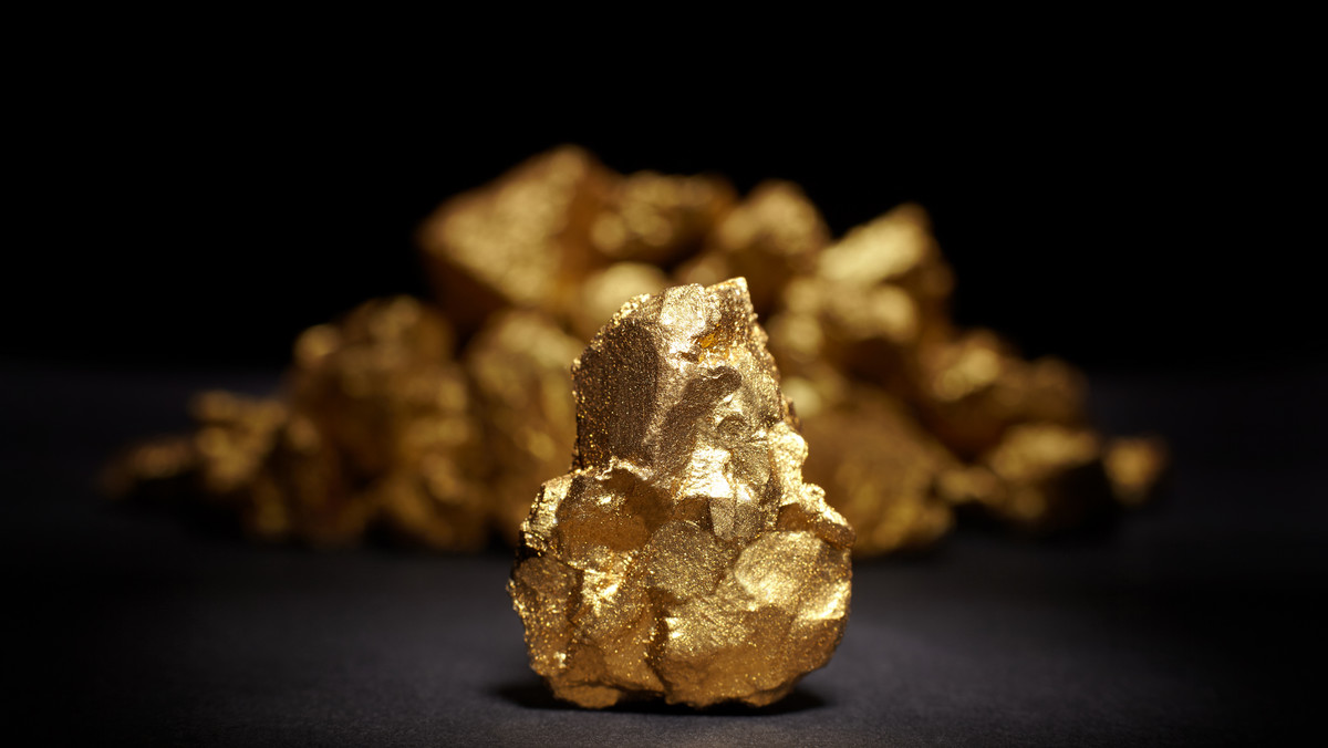W jednej ze szkockich rzek znaleziono rekordowej wielkości bryłę złota. Jej wartość szacuje się nawet na 50 tysięcy funtów. Znalazcą okazał się amatorski poszukiwacz skarbów - informuje BBC.