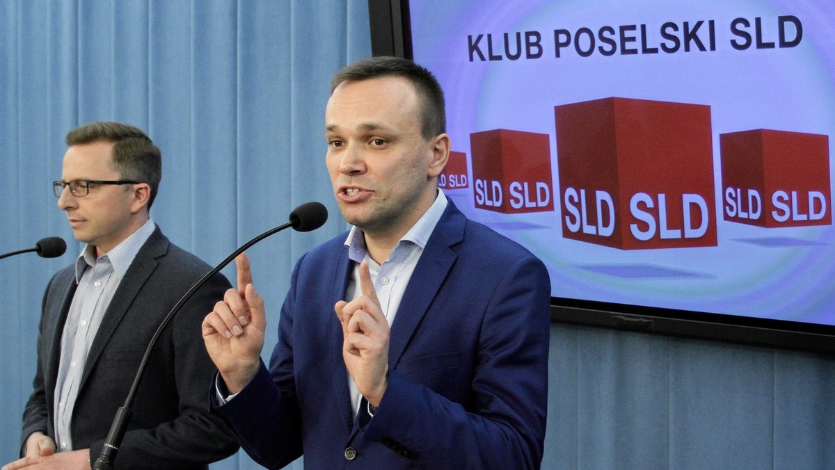 Jednomandatowe okręgi wyborcze stanowią zagrożenie dla centrolewicy, bo oznaczają rządy dwóch prawicowych partii: PO i PiS - przekonywali politycy SLD. Zadeklarowali, że Sojusz zrobi wszystko, by przekonać o tym ludzi.