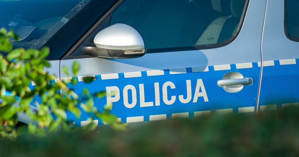 Niebezpieczne zdarzenie w Warszawie. Tramwaj potrącił 21-latkę