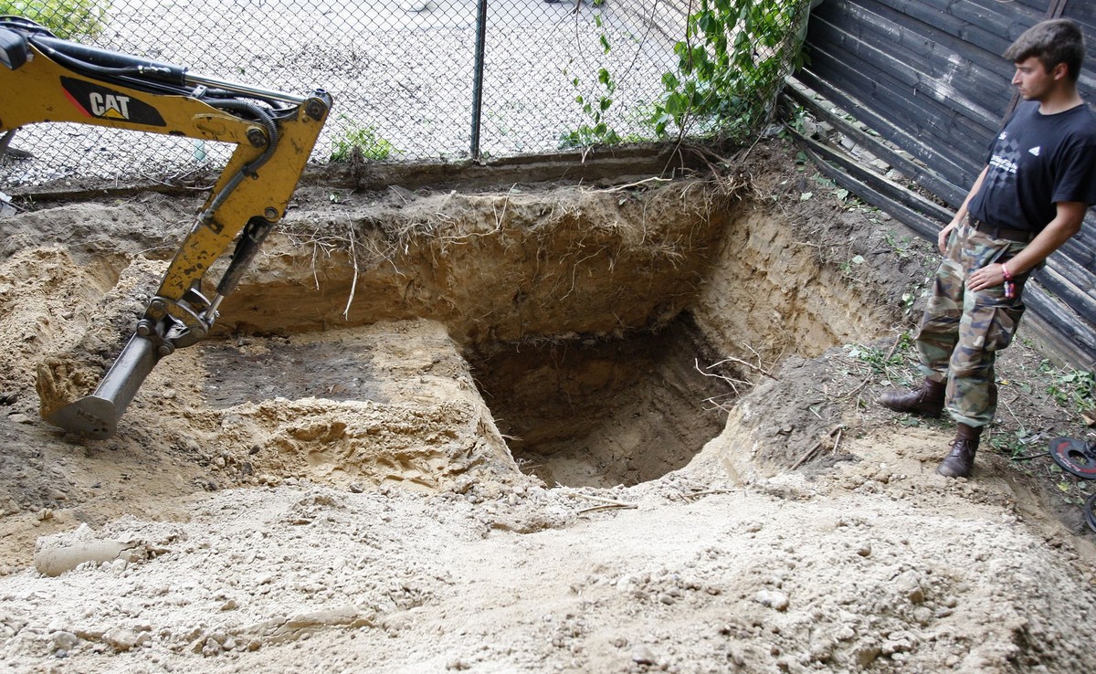 Prace sondażowe w okolicach cmentarza prawosławnego przy ul. Wysockiego w Białymstoku