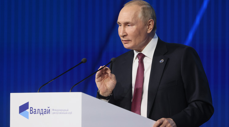 Vlagyimir Putyin orosz elnök a Valdaj nemzetközi vitaklub csütörtöki moszkvai plenáris ülésén / Fotó: MTI EPA