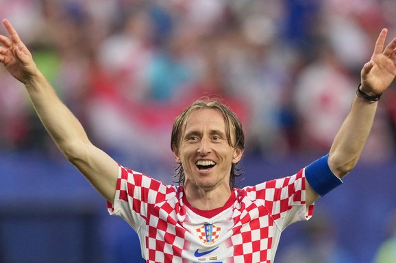Hrvatska prošla u nokaut fazu, Modrića čeka Ronaldo