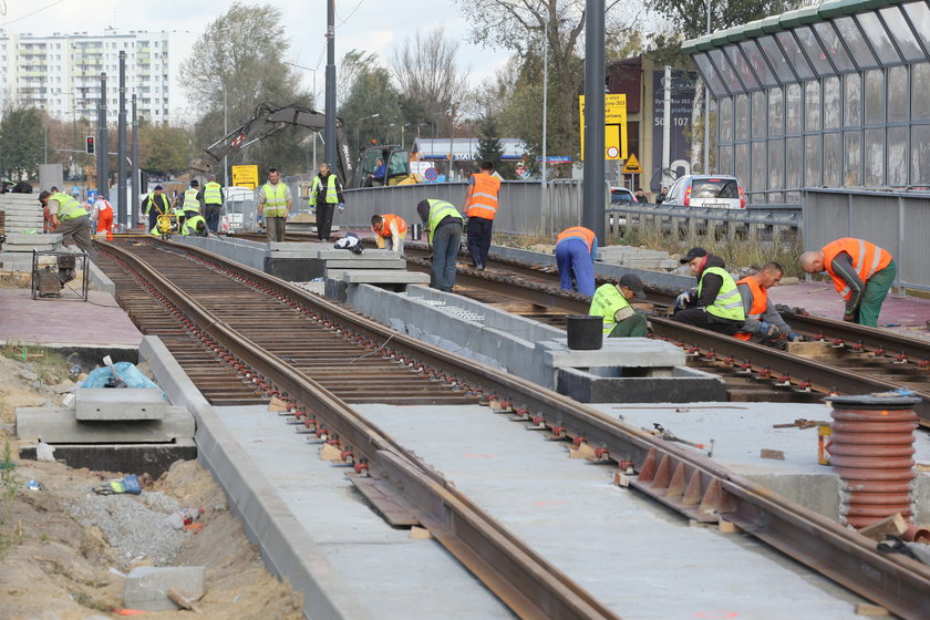 Ratusz chwali się budową linii tramwajowych, które obiecał w 2006 roku. 