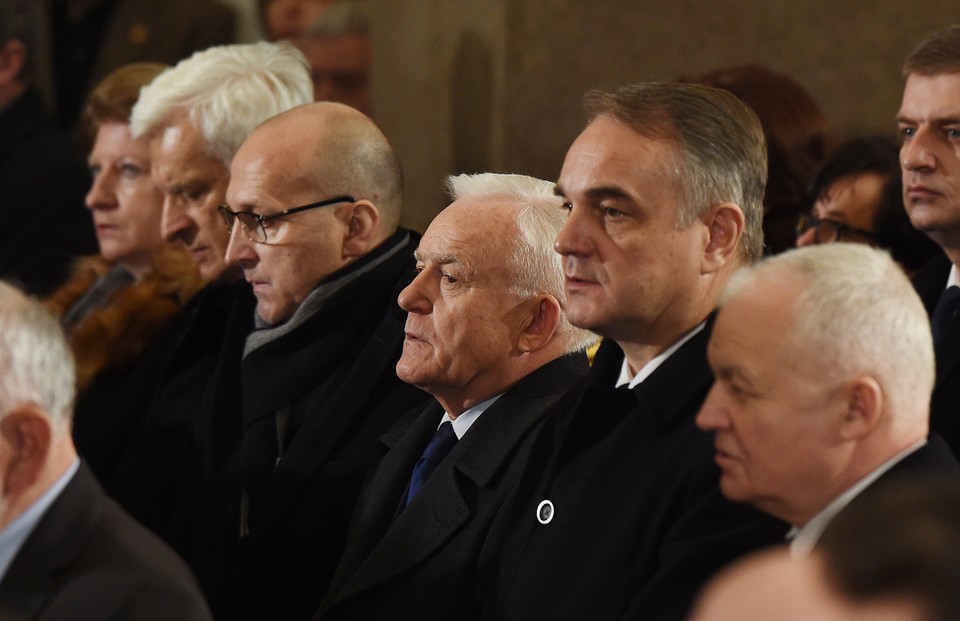 Byli premierzy (od lewej): Hanna Suchocka, Jerzy Buzek, Kazimierz Marcinkiewicz, Leszek Miller, Waldemar Pawlak i Jan Krzysztof Bielecki