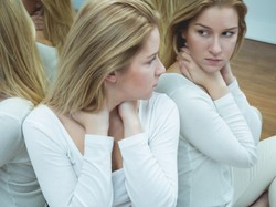 Szukasz sposobu na kompleksy? Eksperci zalecają napisanie... listu