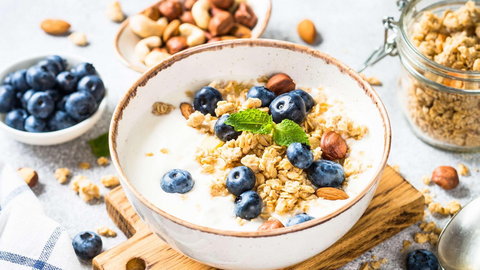 Dieta jogurtowa — jak działa i na czym polega?