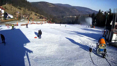W Beskidach ruszył pierwszy wyciąg narciarski - na Białym Krzyżu