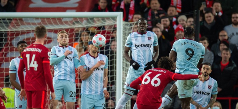 Fabiański nie zatrzymał Liverpoolu. Gol Mane na wagę trzech punktów