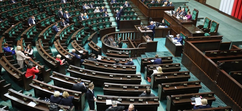 Debata nad expose szefa MSZ. Opozycja zarzuca mu brak wizji: Traktujecie UE jako skarbonkę