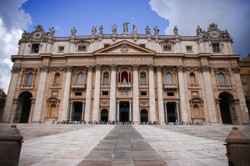 Biały dym nad Kaplicą Sykstyńską! Watykan wybrał nowego papieża