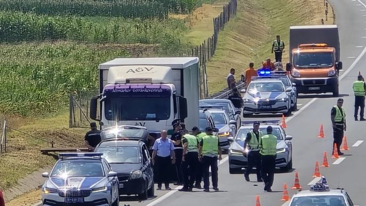 Saobraćajna nesreća na autoputu: Poginuo policajac