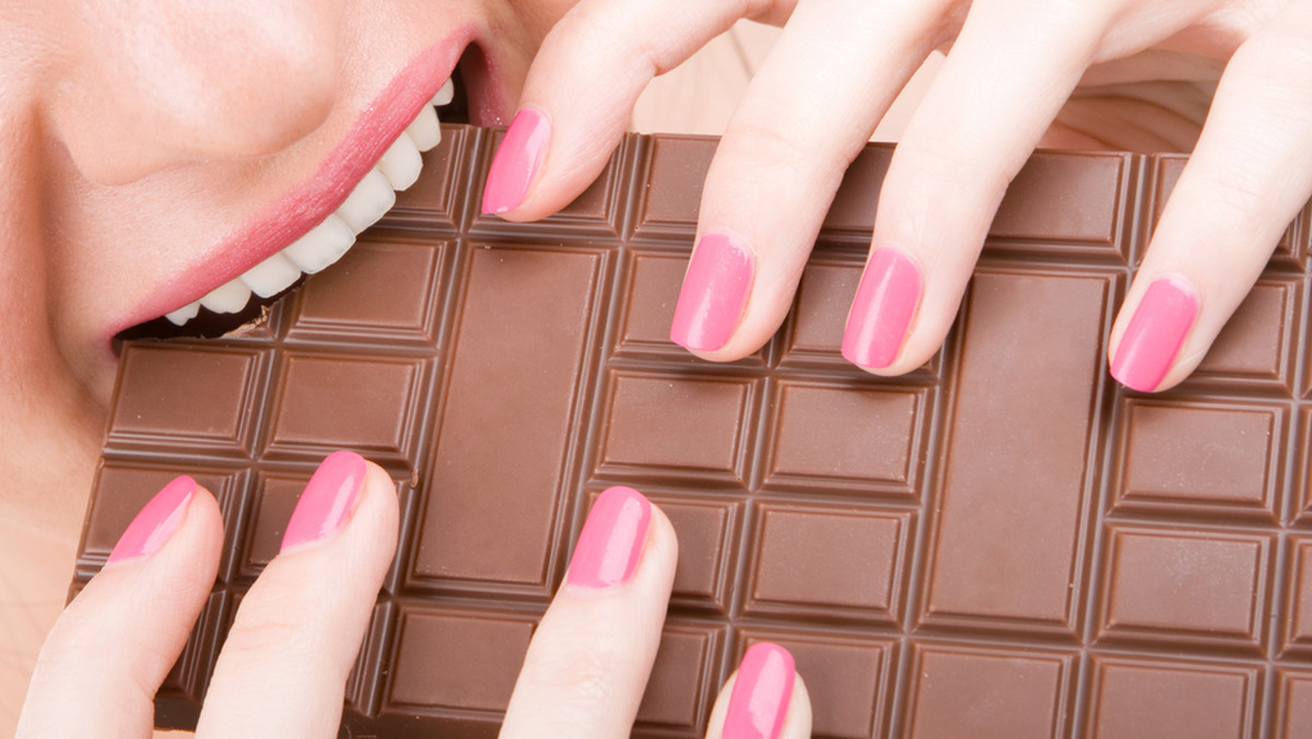 Dobra wiadomość dla wielbicieli tego smakołyku. Według badań czekolada poprawia nie tylko humor, ale i figurę.