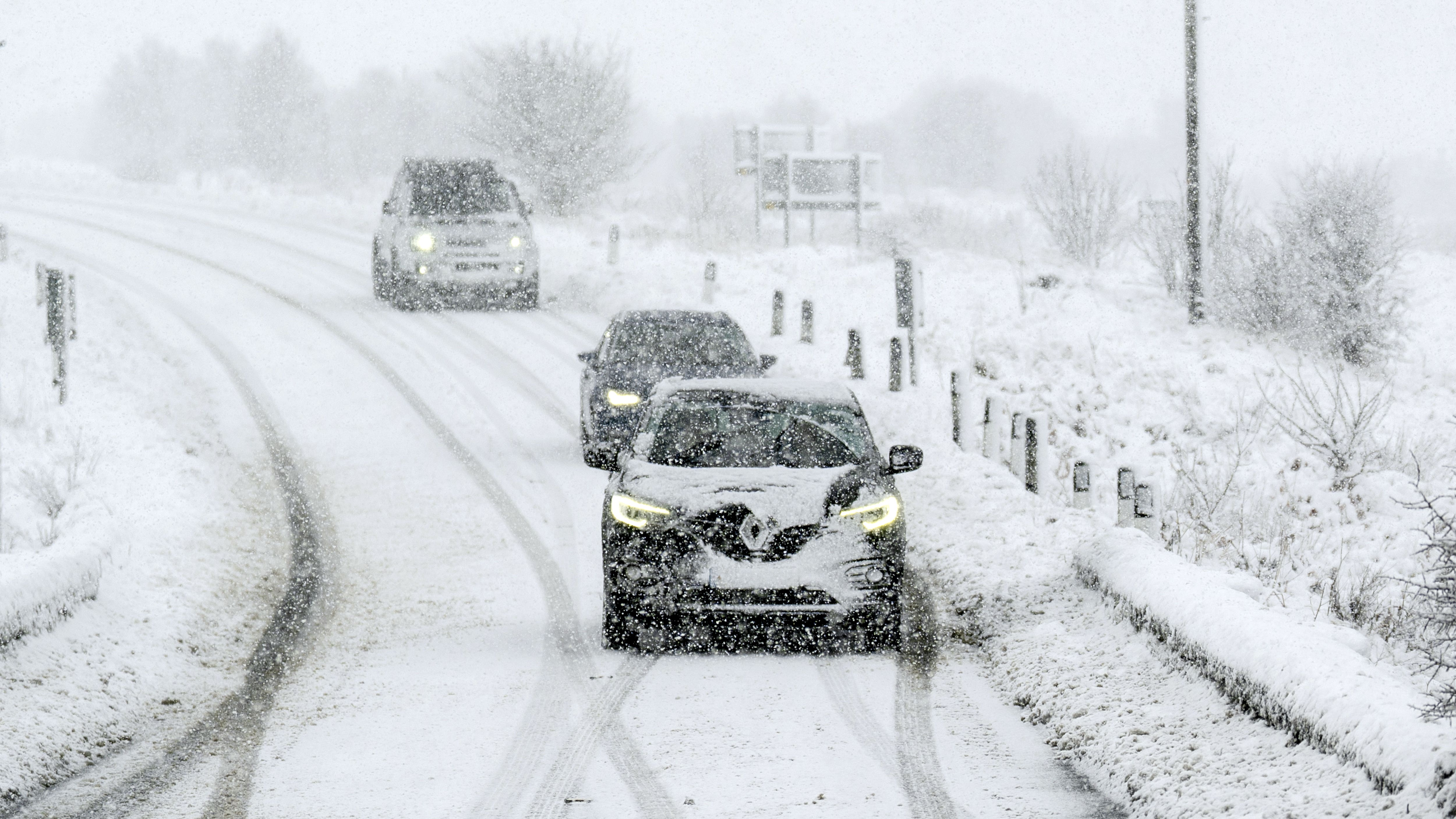 UK temperatures plunge to -11C as cold snap shuts schools