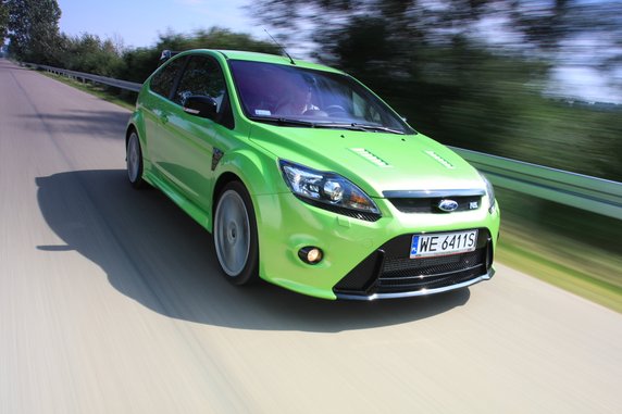 Top 5 używanych hot hatchy – Ford Focus II RS. 99 500 zł z 2009 r.