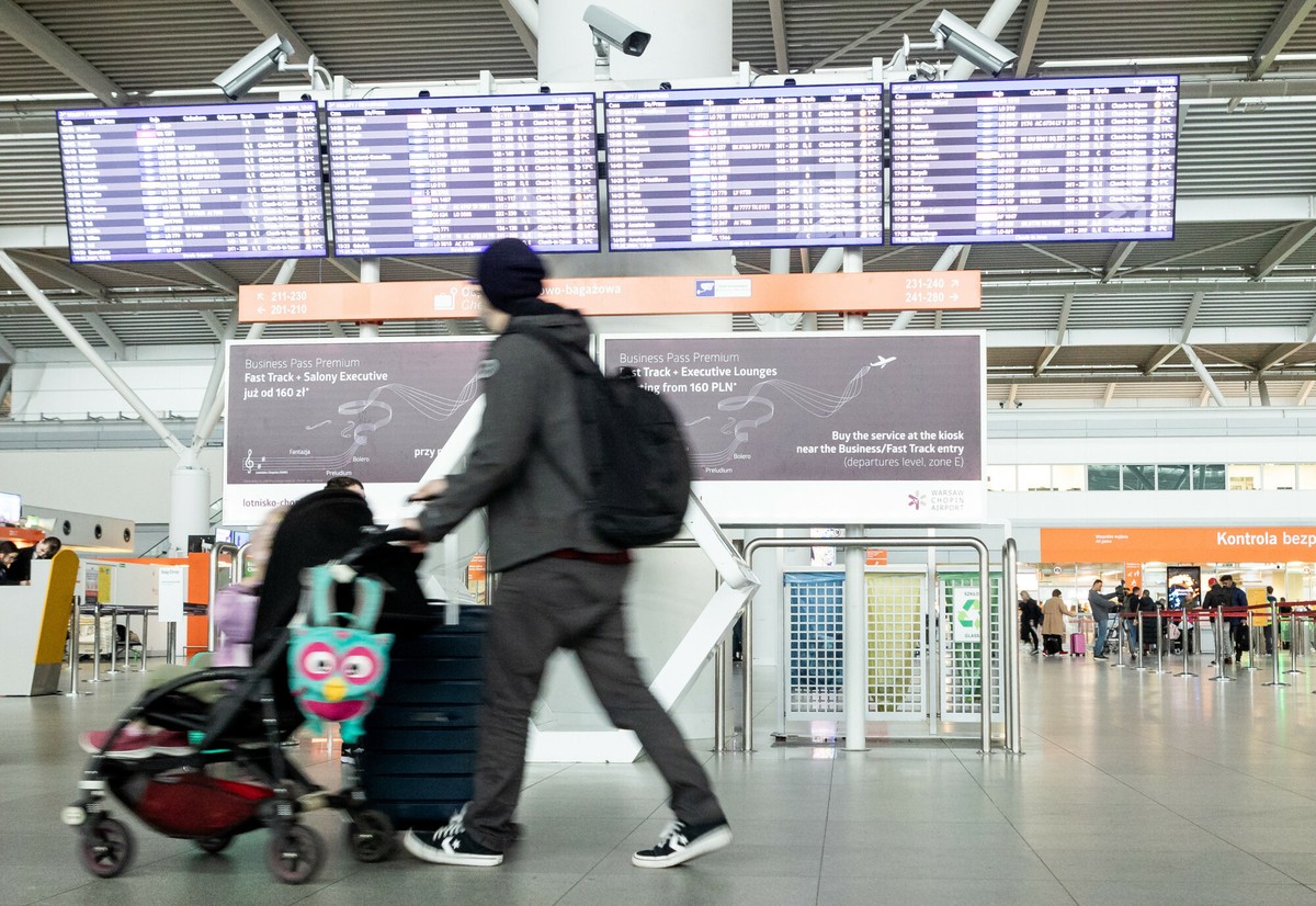 Opóźnienia na lotniskach jeszcze potrwają. Nowe informacje w sprawie awarii
