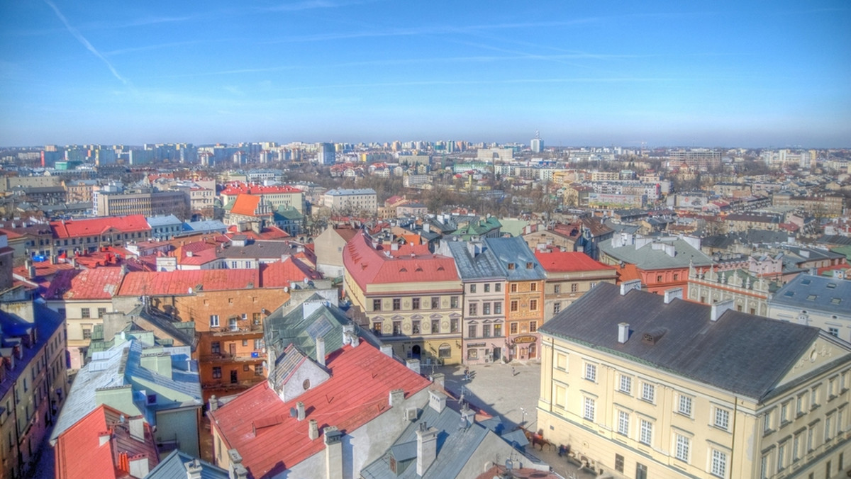 Radni Lublina jednogłośnie podjęli dzisiaj uchwałę o zamiarze budowy pomnika ofiar ludobójstwa na Wołyniu. To obywatelska inicjatywa, która poparło ponad 1,1 tys. mieszkańców miasta.