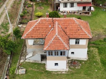 PLAMEN JE BIO OKO CELE KUĆE, A ONA SE NIJE ZAPALILA: Ovo je dom naše glumice, zaova spasila prostorije od požara