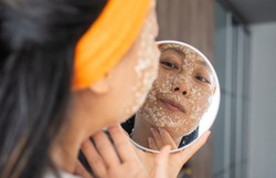 Jak często stosować peeling na skórę twarzy? Podpowiadamy