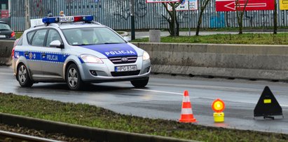 Bus uderzył w bariery na A2