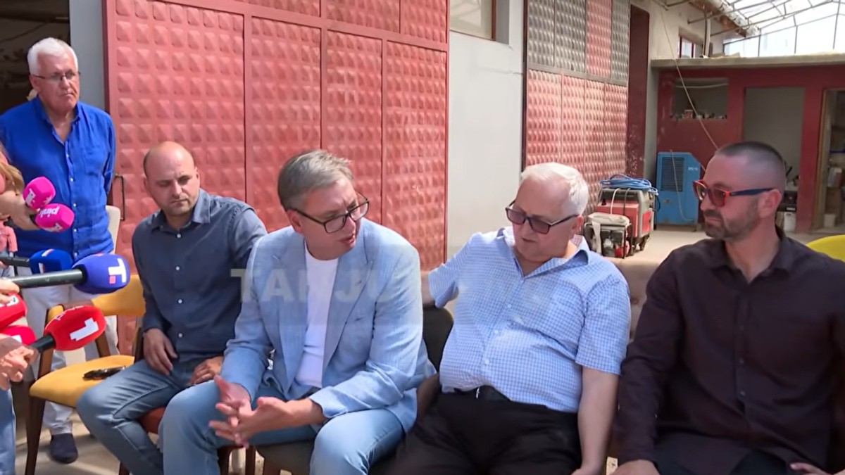 Aleksandar Vučić obilazi fabriku Mittel Astra