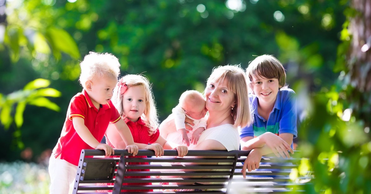 Nie masz minimalnej emerytury? I tak możesz dostać choćby ponad 1700 zł na rękę od ZUS. Sprawdź, jakie warunki musisz spełnić