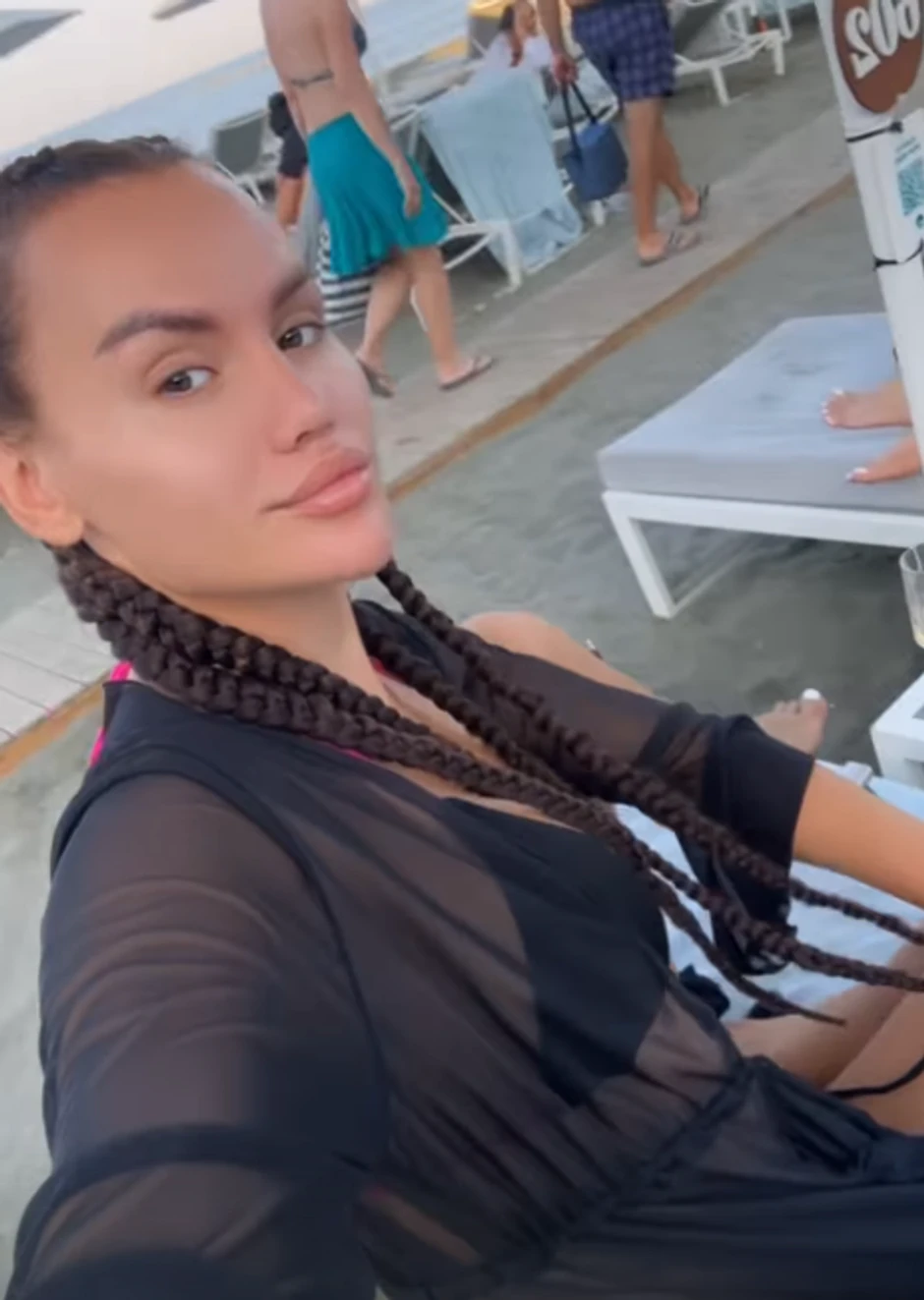 Nikolina promenila pol i skinula se u bikini